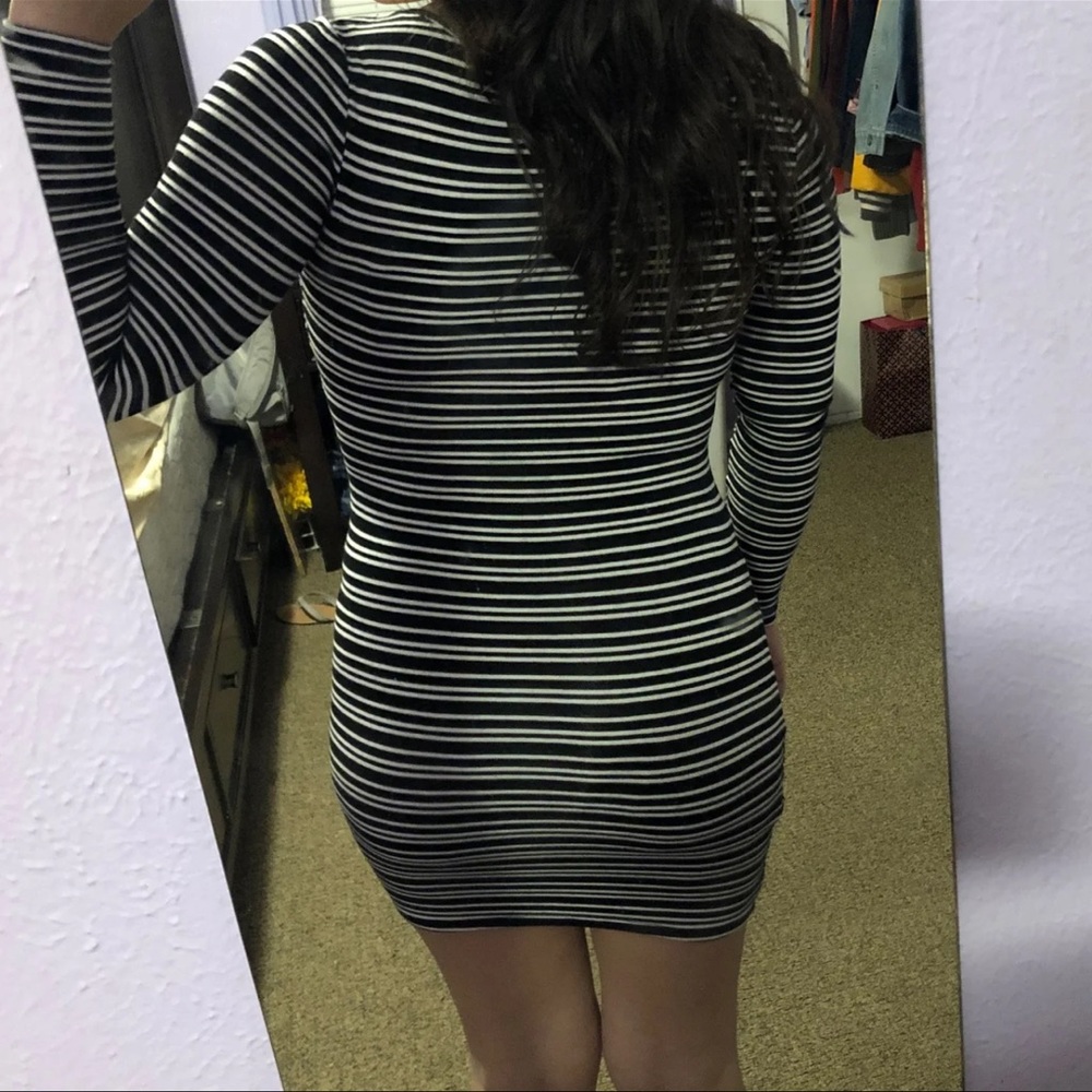 Long sleeve asymmetrical dress - Picture 3 of 3